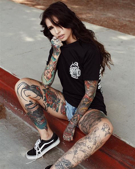 hotties with tattoos